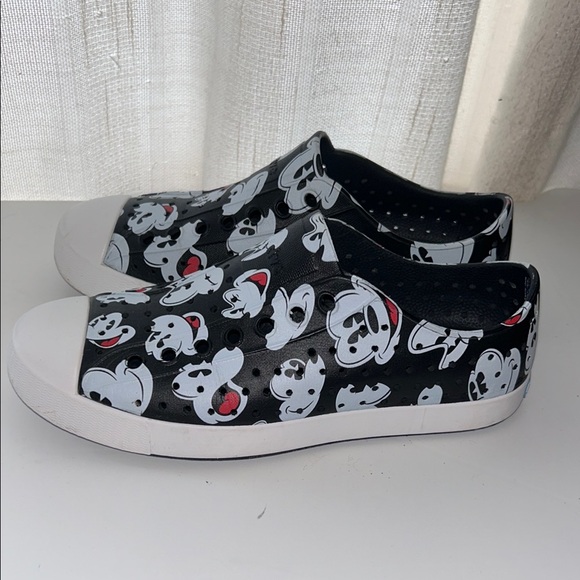 EUC Disney Parks Native Jefferson Mickey Mouse Slip On Shoes Slides Unisex M6 W8 - Picture 1 of 11